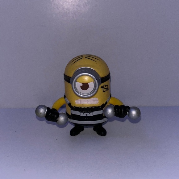2017 Minions Despicable Me 3 Pumping Iron Prison Minion McDonald's Toy - Picture 1 of 3